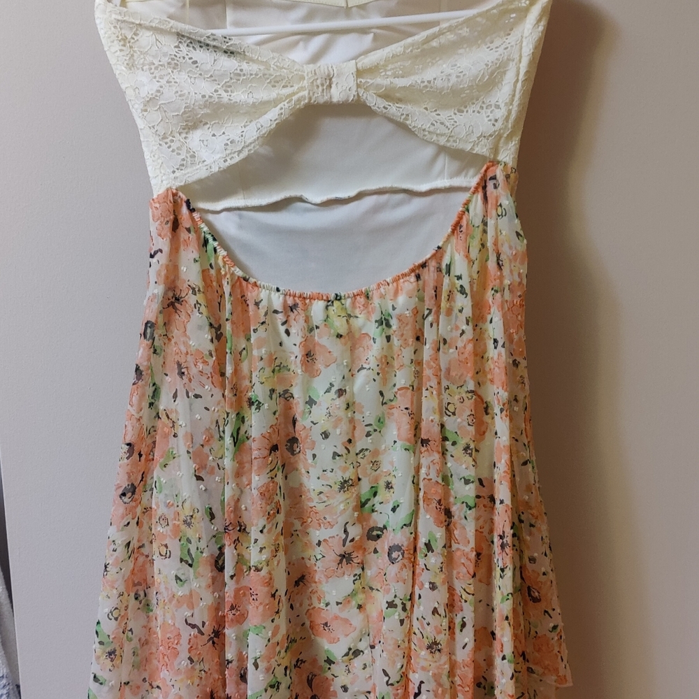 Dress - Picture 2 of 2